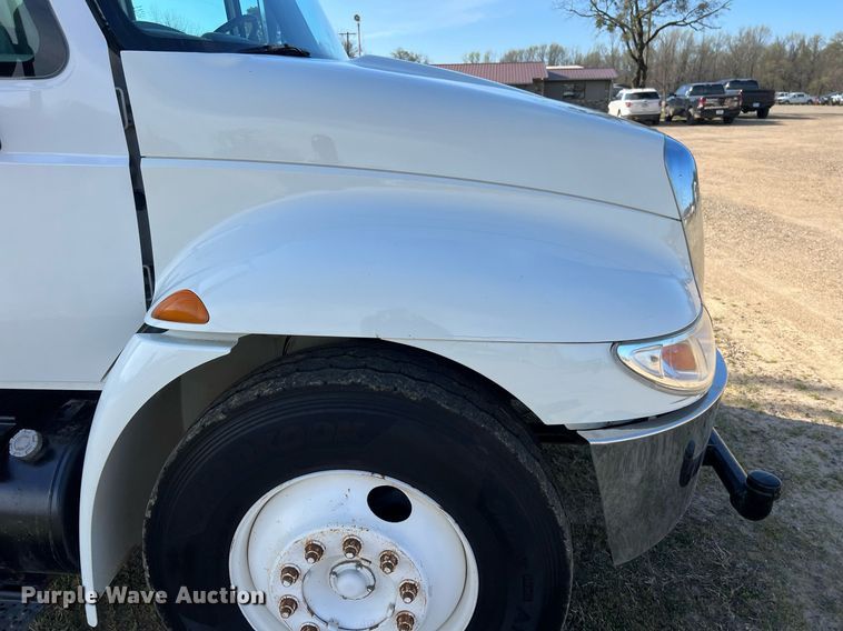 image for item EL5722 2007 Freightliner 4300 water truck