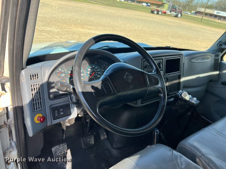 image for item EL5722 2007 Freightliner 4300 water truck