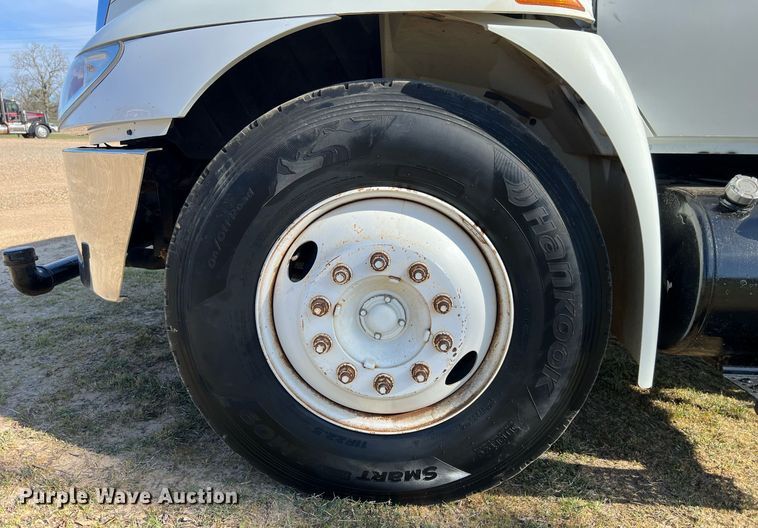 image for item EL5722 2007 Freightliner 4300 water truck