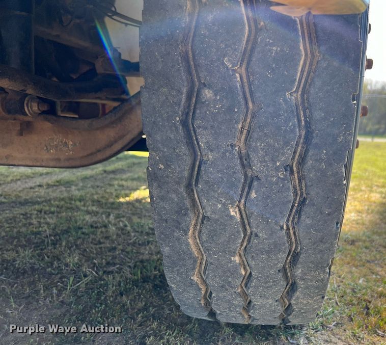 image for item EL5722 2007 Freightliner 4300 water truck