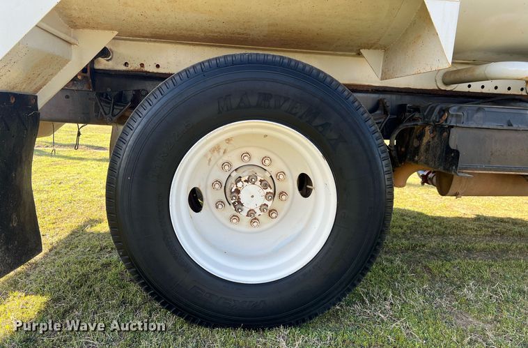 image for item EL5722 2007 Freightliner 4300 water truck