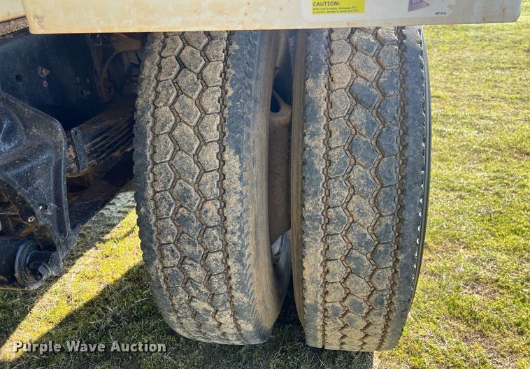 image for item EL5722 2007 Freightliner 4300 water truck