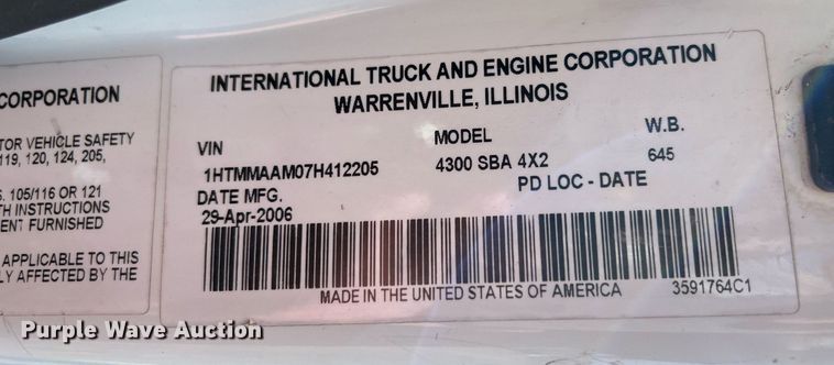 image for item EL5722 2007 Freightliner 4300 water truck