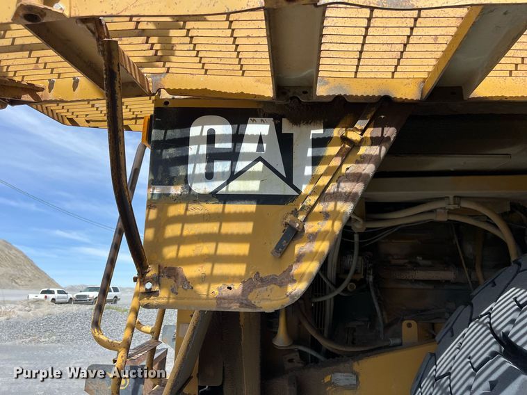 image for item EL5732 1995 Caterpillar 775B haul truck