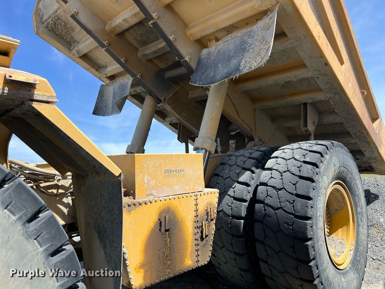 image for item EL5732 1995 Caterpillar 775B haul truck