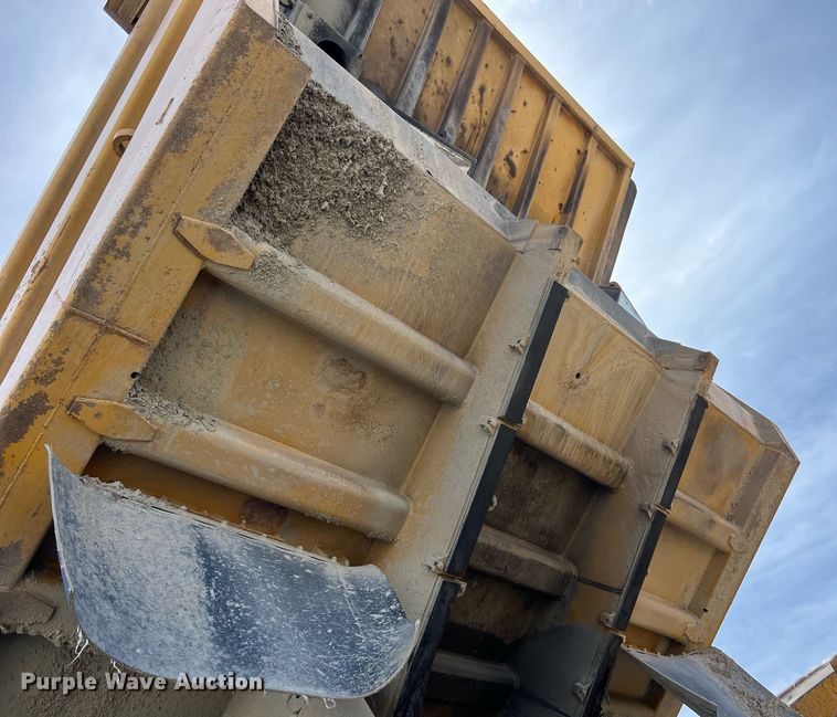 image for item EL5732 1995 Caterpillar 775B haul truck