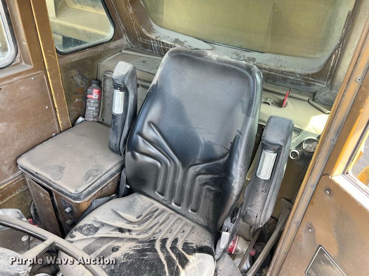 image for item EL5732 1995 Caterpillar 775B haul truck