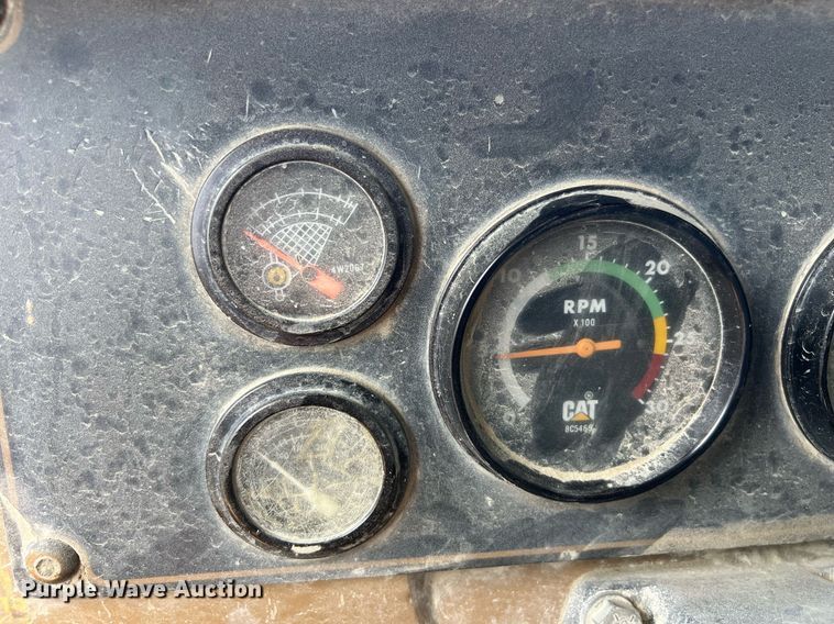 image for item EL5732 1995 Caterpillar 775B haul truck