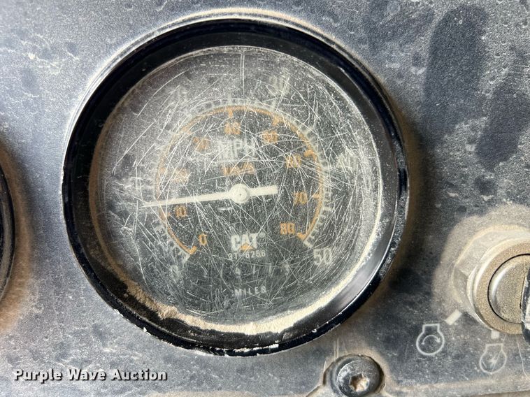 image for item EL5732 1995 Caterpillar 775B haul truck