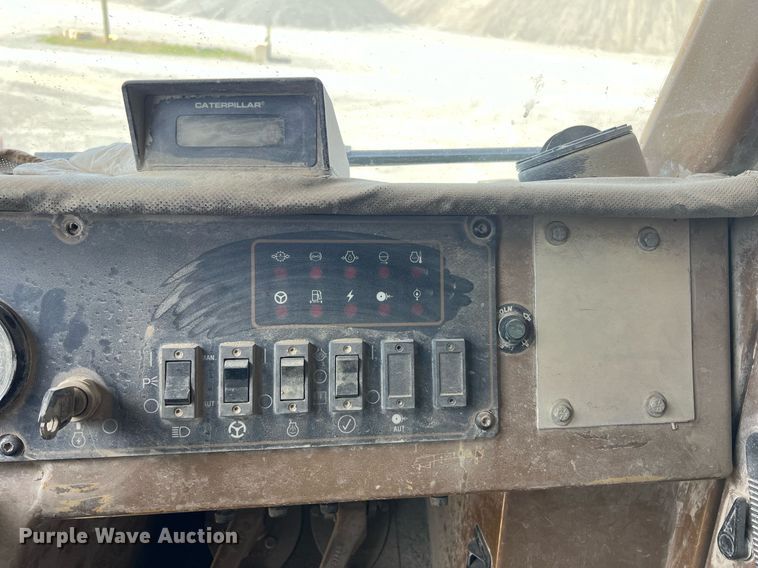 image for item EL5732 1995 Caterpillar 775B haul truck