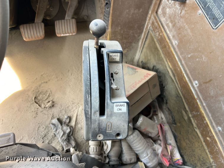 image for item EL5732 1995 Caterpillar 775B haul truck