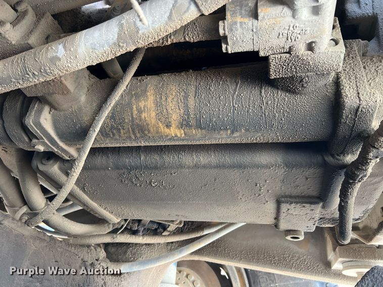 image for item EL5732 1995 Caterpillar 775B haul truck