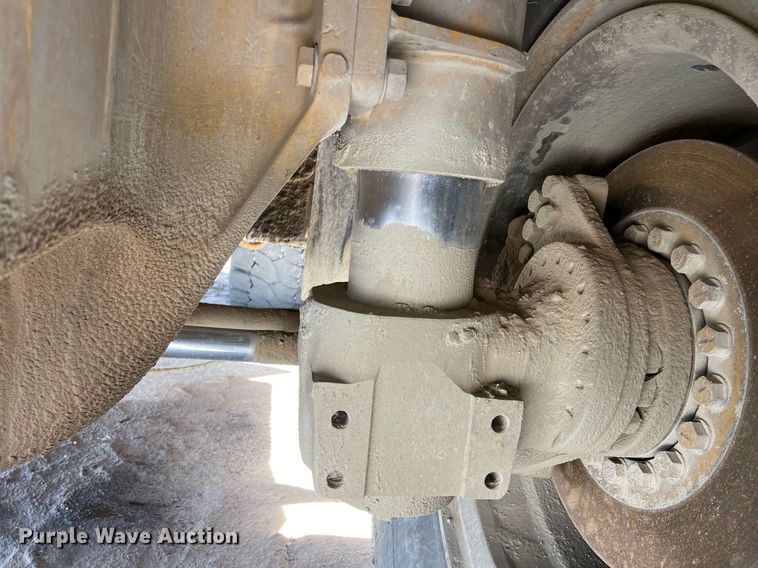 image for item EL5732 1995 Caterpillar 775B haul truck