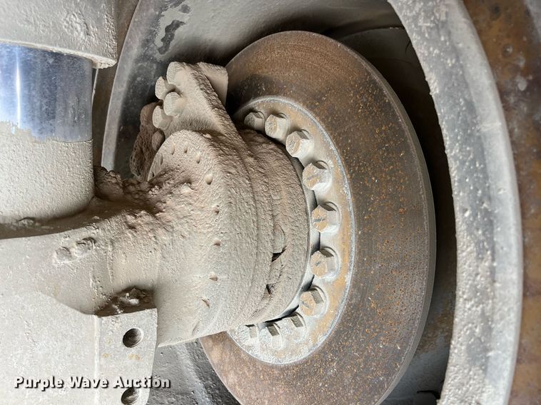 image for item EL5732 1995 Caterpillar 775B haul truck