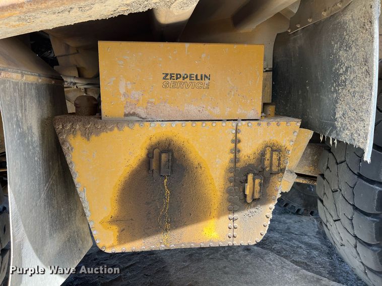 image for item EL5732 1995 Caterpillar 775B haul truck