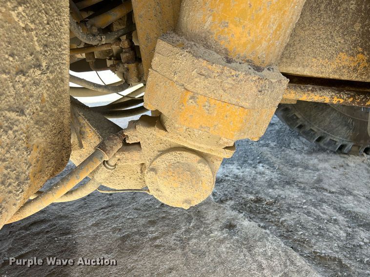 image for item EL5732 1995 Caterpillar 775B haul truck