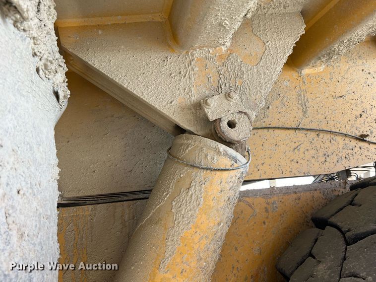 image for item EL5732 1995 Caterpillar 775B haul truck