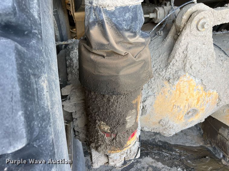 image for item EL5732 1995 Caterpillar 775B haul truck