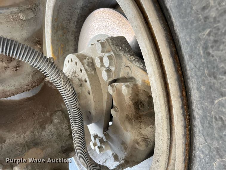 image for item EL5732 1995 Caterpillar 775B haul truck