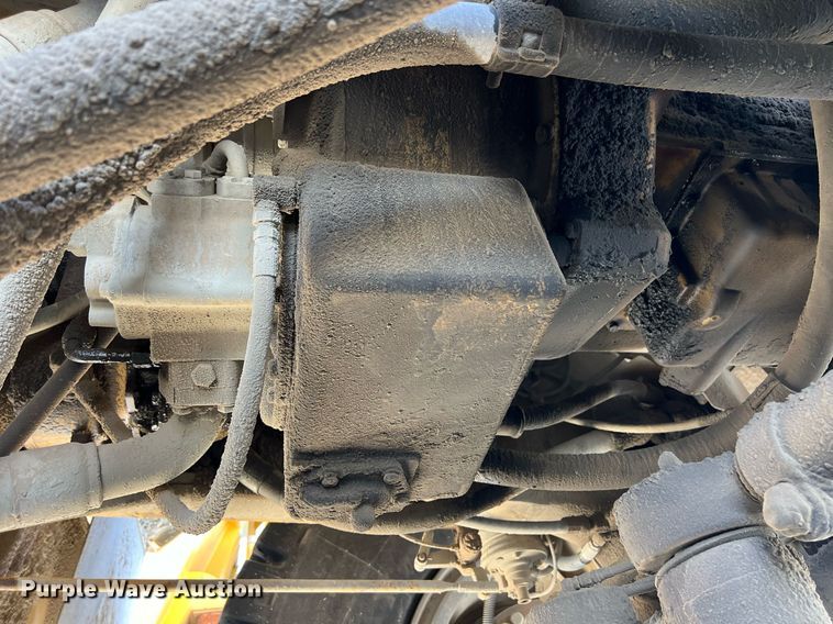 image for item EL5732 1995 Caterpillar 775B haul truck