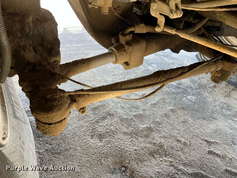 image for item EL5732 1995 Caterpillar 775B haul truck