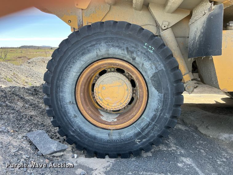 image for item EL5732 1995 Caterpillar 775B haul truck