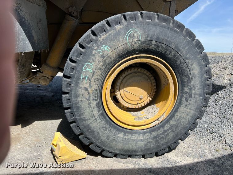 image for item EL5732 1995 Caterpillar 775B haul truck