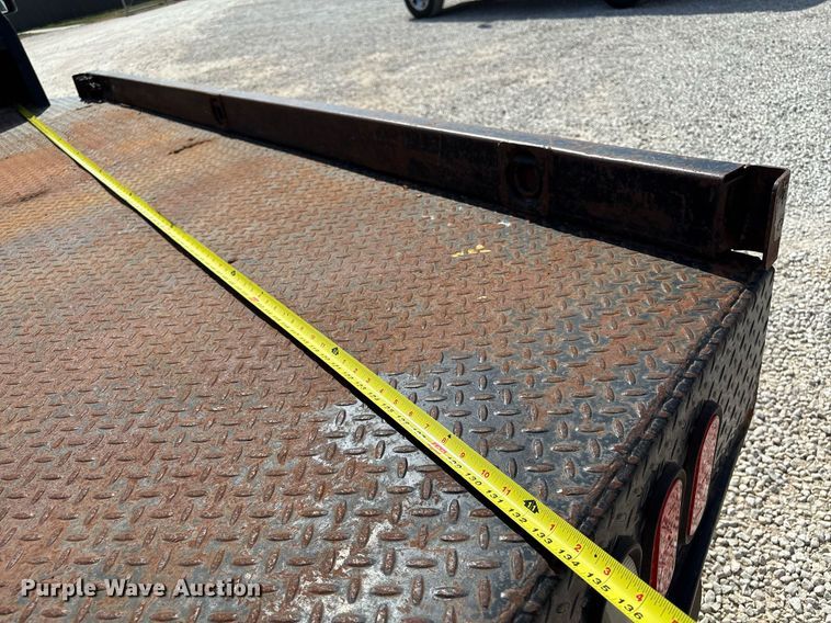 image for item EM0033 2013 Ford F550 Super Duty Crew Cab flatbed truck