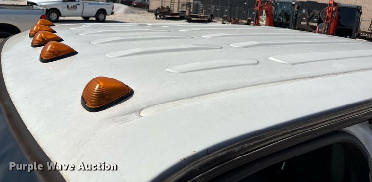 image for item EM0033 2013 Ford F550 Super Duty Crew Cab flatbed truck