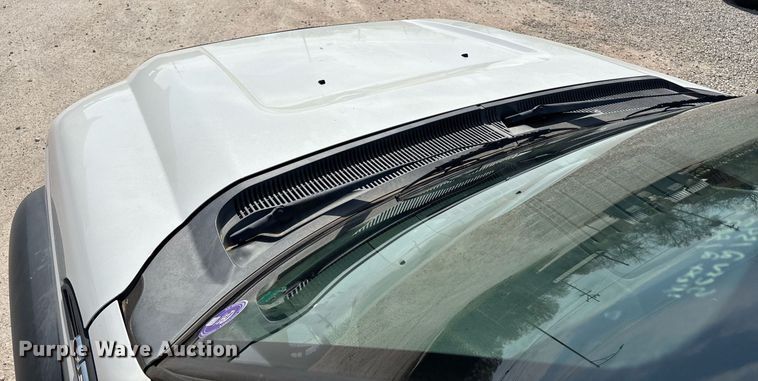 image for item EM0033 2013 Ford F550 Super Duty Crew Cab flatbed truck