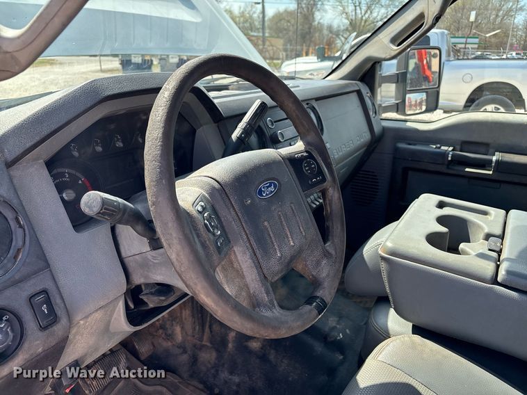 image for item EM0033 2013 Ford F550 Super Duty Crew Cab flatbed truck