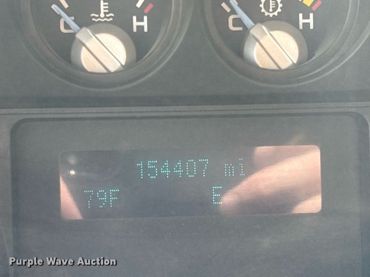 image for item EM0033 2013 Ford F550 Super Duty Crew Cab flatbed truck