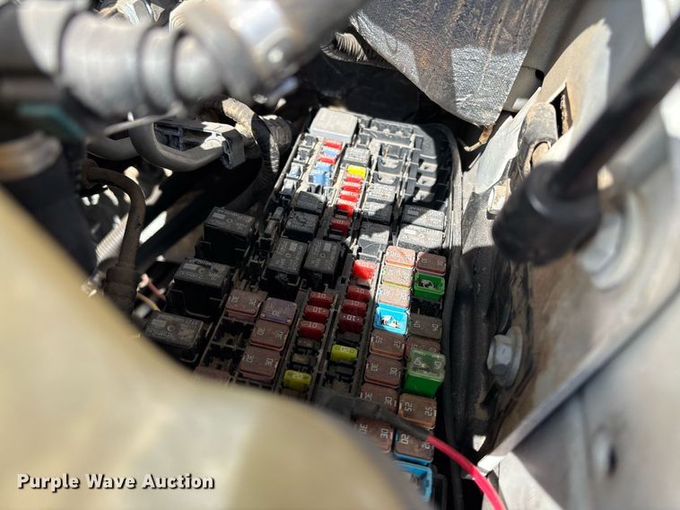 image for item EM0033 2013 Ford F550 Super Duty Crew Cab flatbed truck