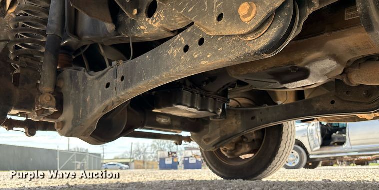 image for item EM0033 2013 Ford F550 Super Duty Crew Cab flatbed truck