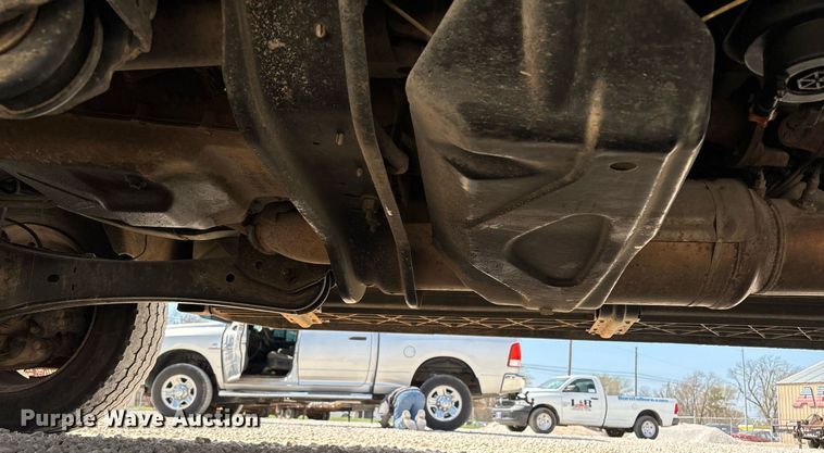 image for item EM0033 2013 Ford F550 Super Duty Crew Cab flatbed truck