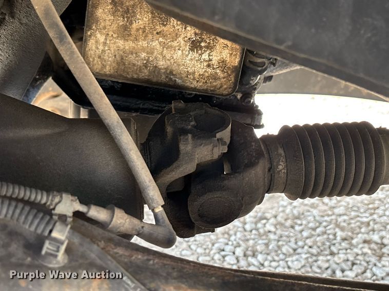 image for item EM0033 2013 Ford F550 Super Duty Crew Cab flatbed truck