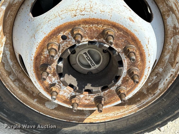 image for item EM0033 2013 Ford F550 Super Duty Crew Cab flatbed truck