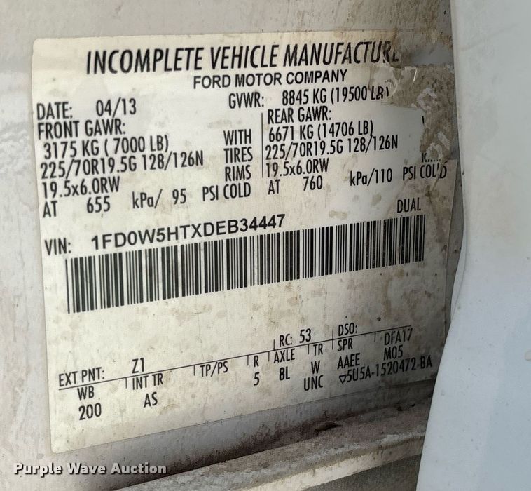 image for item EM0033 2013 Ford F550 Super Duty Crew Cab flatbed truck