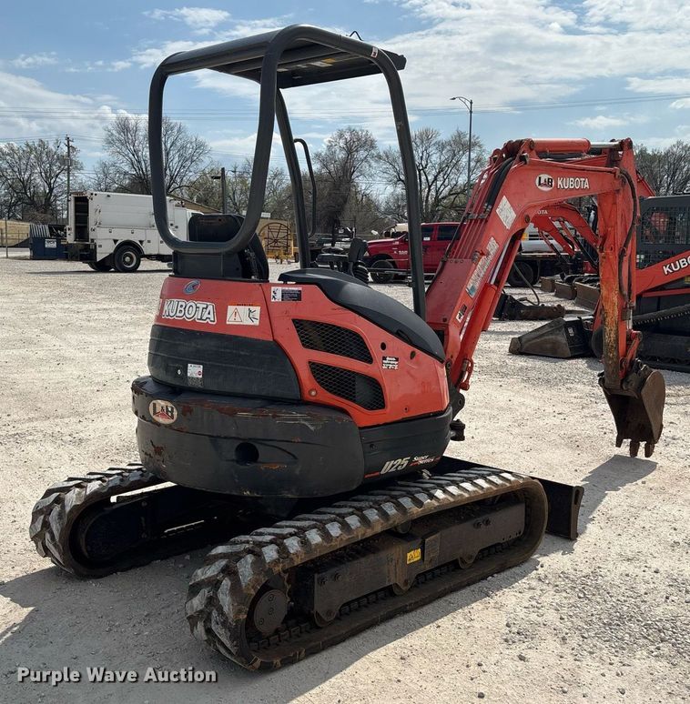 image for item EM0035 2016 Kubota U25 mini excavator
