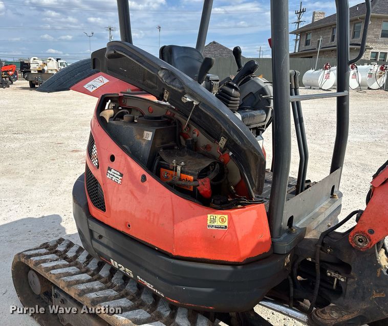 image for item EM0035 2016 Kubota U25 mini excavator