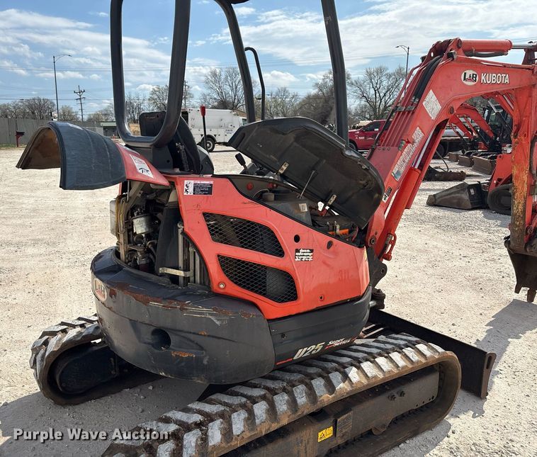 image for item EM0035 2016 Kubota U25 mini excavator