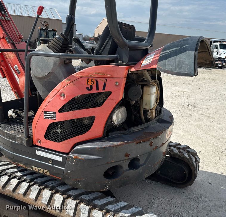 image for item EM0035 2016 Kubota U25 mini excavator