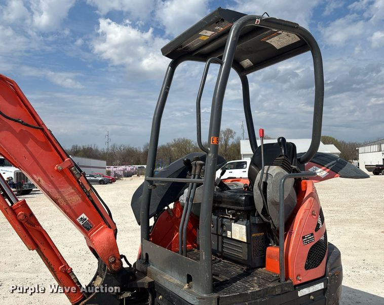 image for item EM0035 2016 Kubota U25 mini excavator