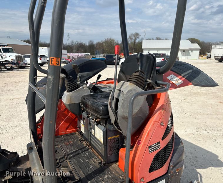 image for item EM0035 2016 Kubota U25 mini excavator