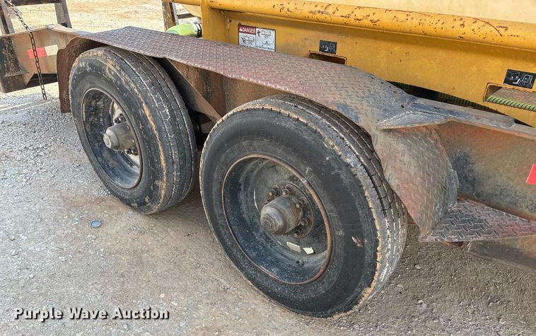 image for item EM0036 1999 Butler LT-2018-WR equipment trailer