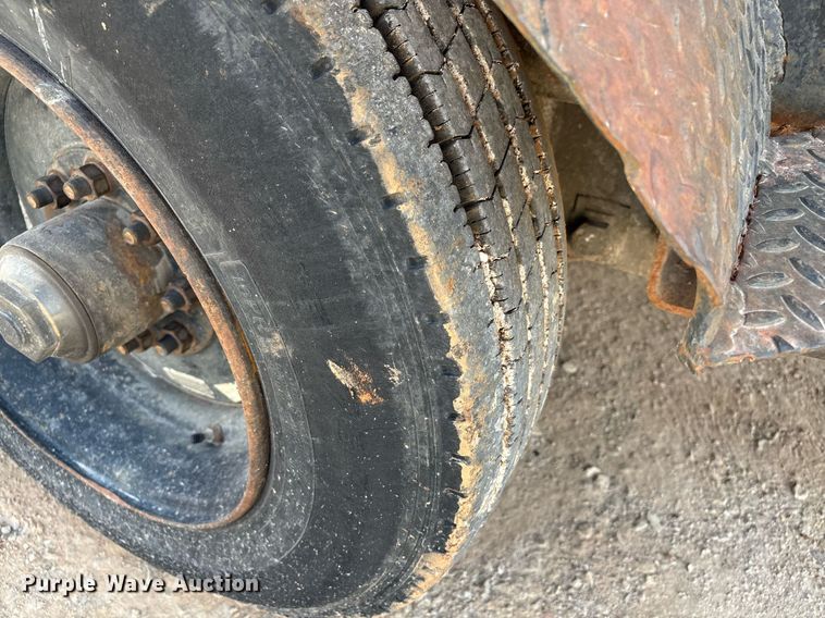 image for item EM0036 1999 Butler LT-2018-WR equipment trailer