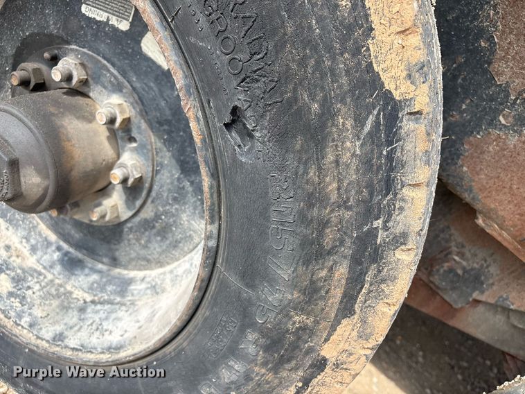 image for item EM0036 1999 Butler LT-2018-WR equipment trailer