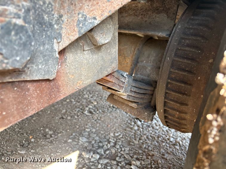 image for item EM0036 1999 Butler LT-2018-WR equipment trailer