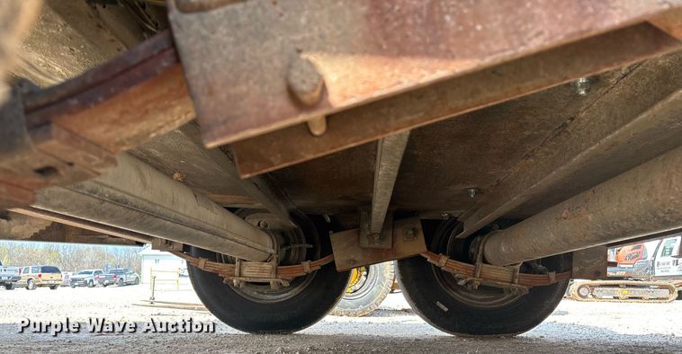 image for item EM0036 1999 Butler LT-2018-WR equipment trailer