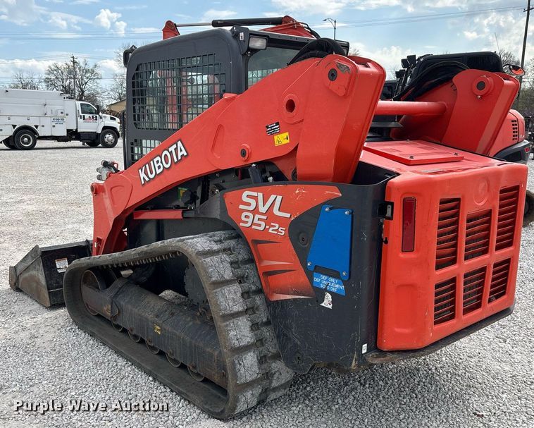 image for item EM0037 2021 Kubota SVL95-2S tracked skid steer loader